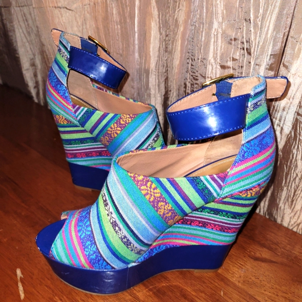 Multicolor wedges